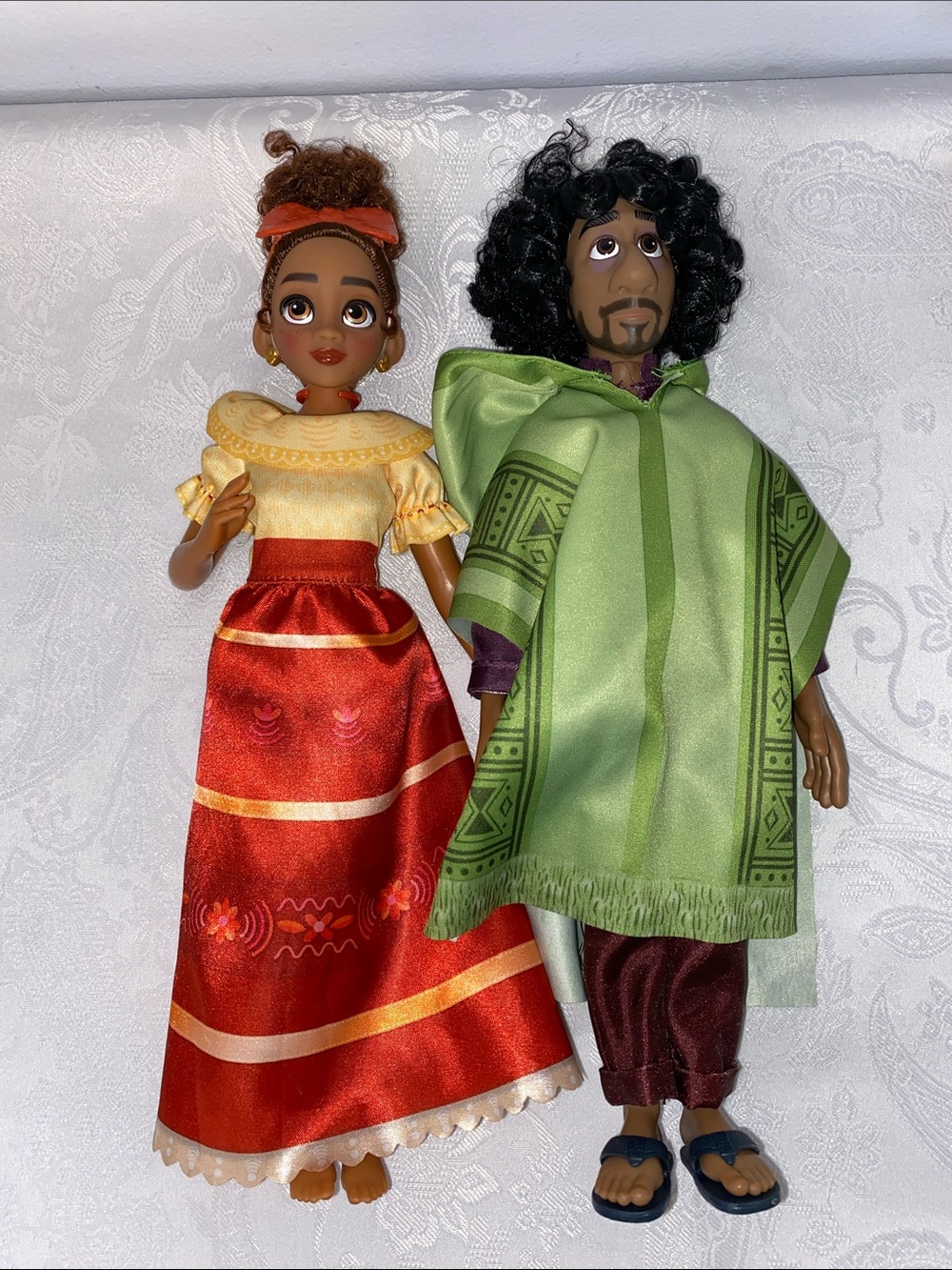 Beautiful Disney Encanto Fashion Doll Bundle!